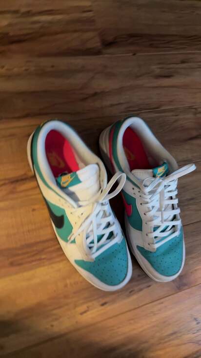 Nike - Picture 2 of 3